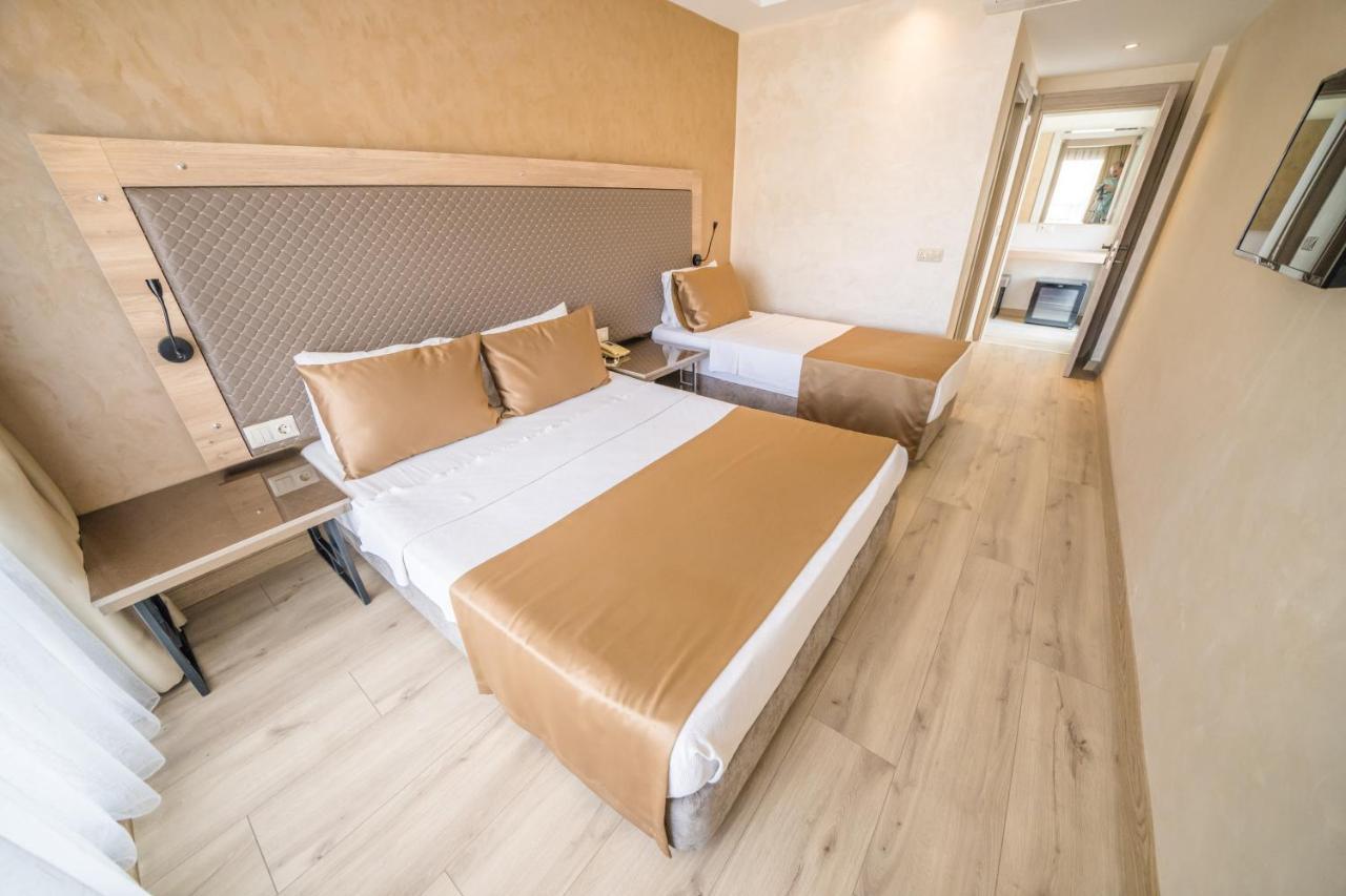 Point Beach Hotel マルマリス エクステリア 写真