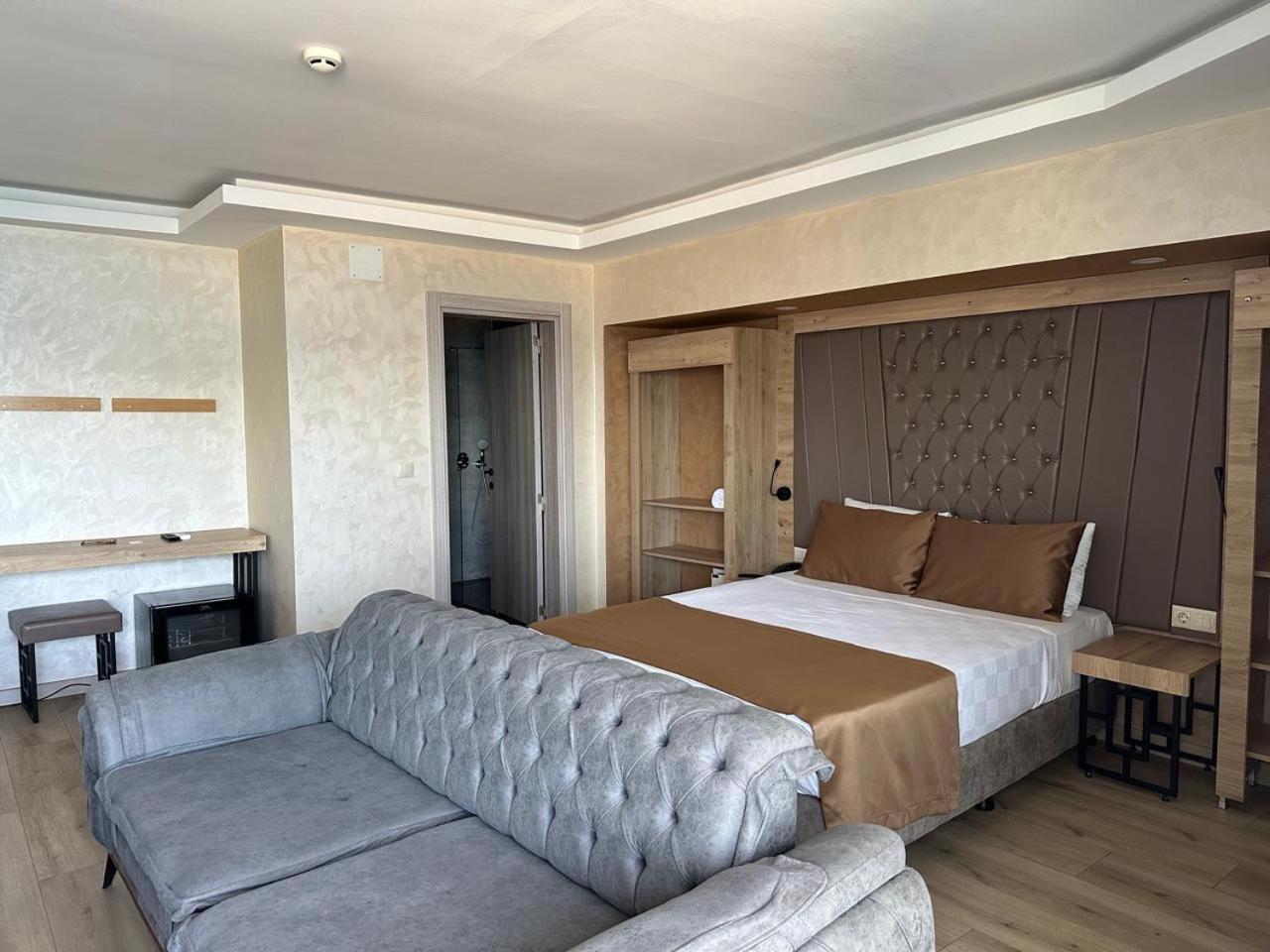 Point Beach Hotel マルマリス エクステリア 写真