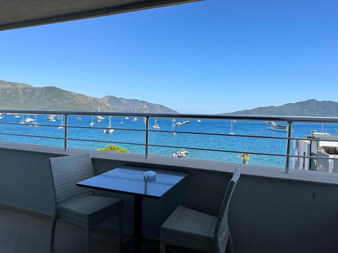 Point Beach Hotel マルマリス エクステリア 写真