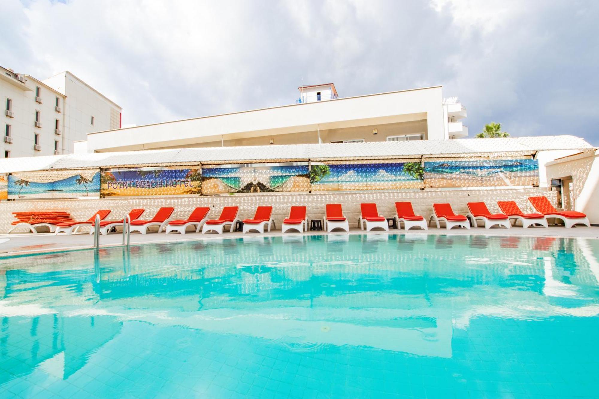 Point Beach Hotel マルマリス エクステリア 写真