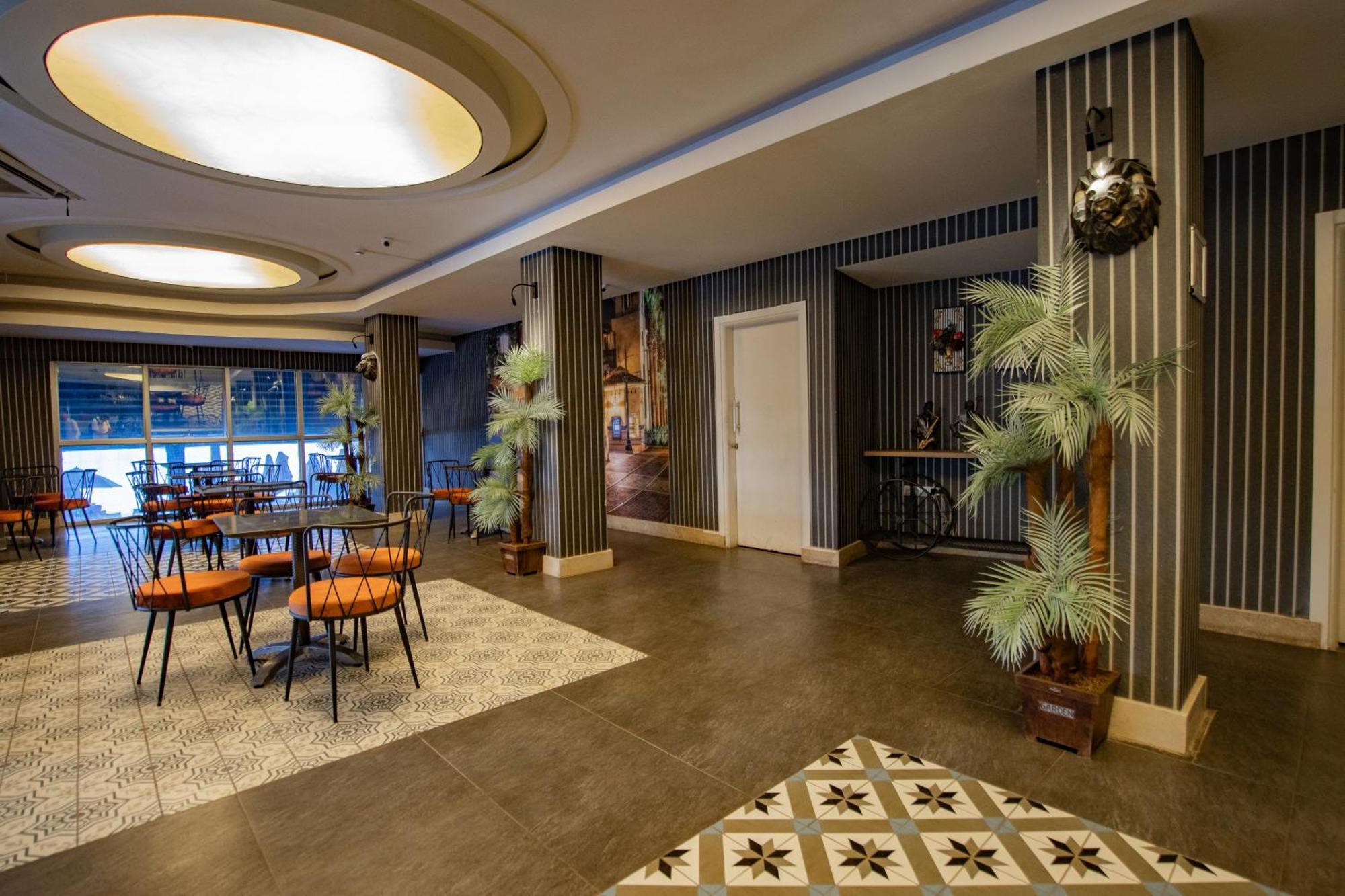 Point Beach Hotel マルマリス エクステリア 写真