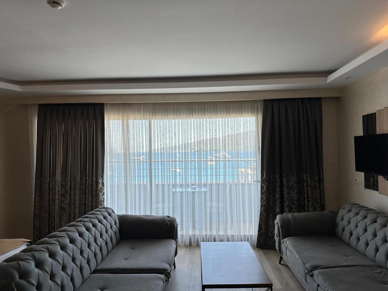 Point Beach Hotel マルマリス エクステリア 写真